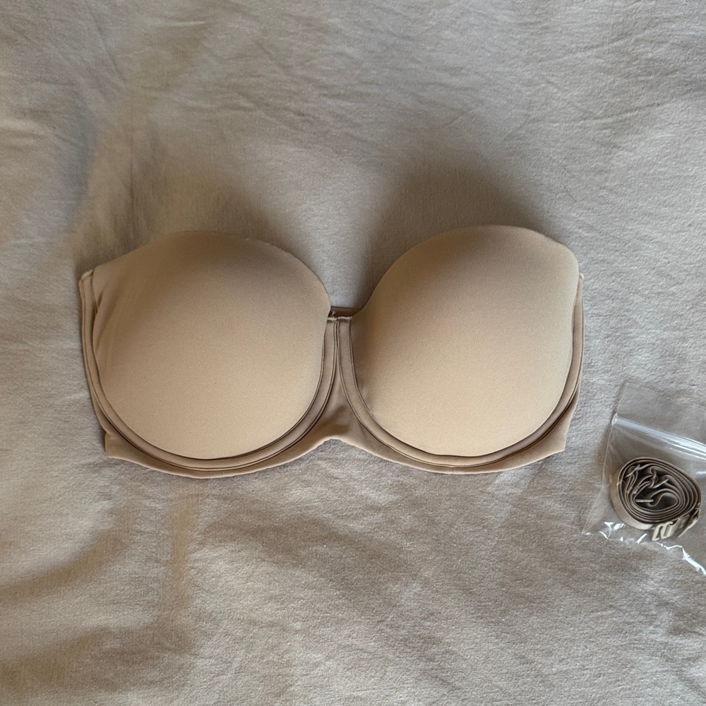 SKIMS Strapless Nude Bra